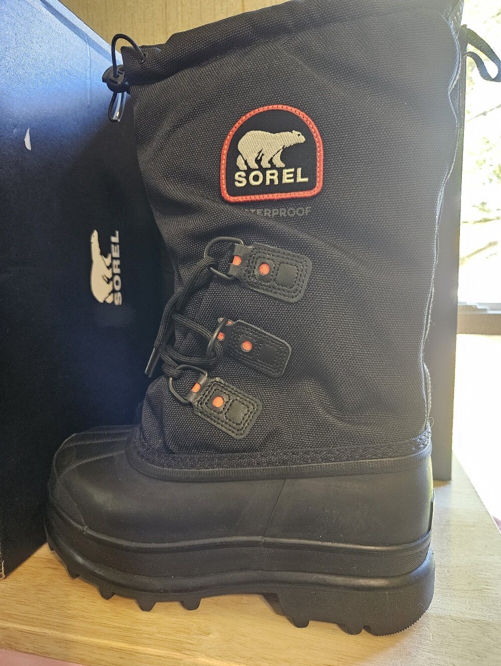 SOREL WOMEN'S GLACIER XT WATERPROOF/INSULATED BOOTS: BLACK: NEW IN BOX: SIZE 7